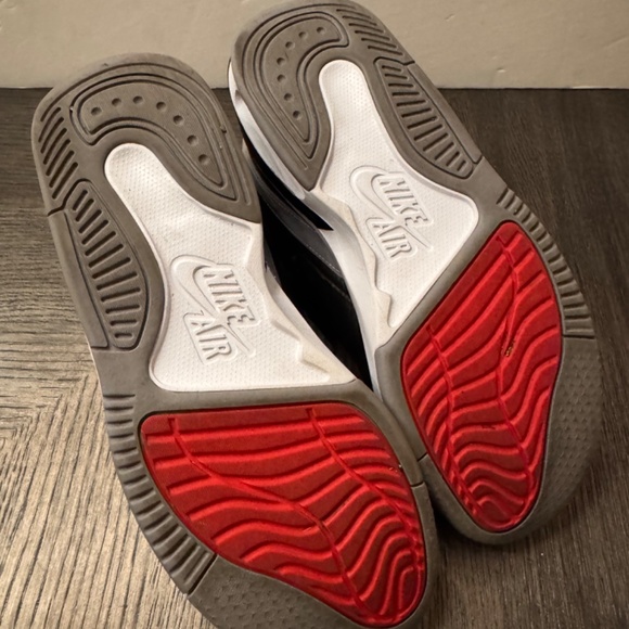 Nike Men's Jordan Max Aura 5 Shoes Black Cement Red White Size 8.5 DZ4353-061 - Picture 8 of 9